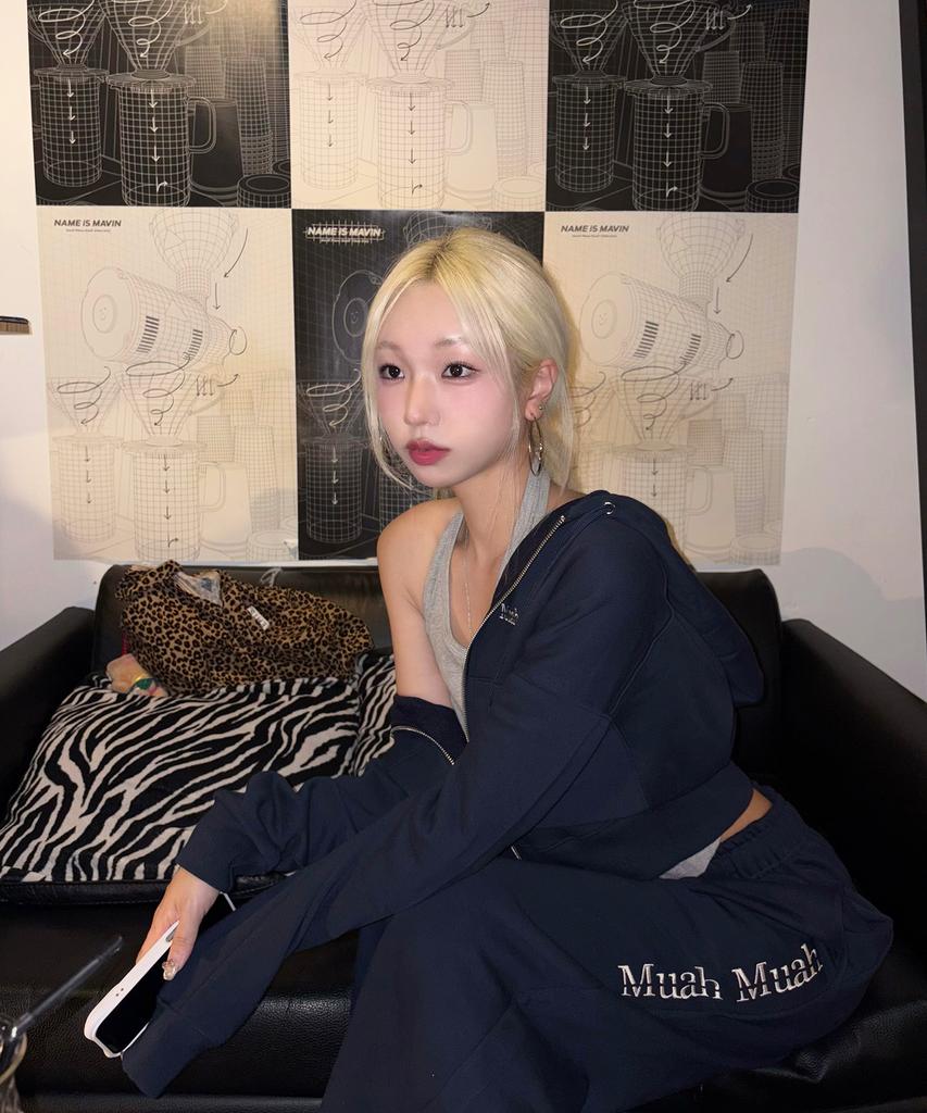 Muahmuah [Set] Regular Fit Zip-Up Hoodie & Pants Set [9 Colors] (D Type)