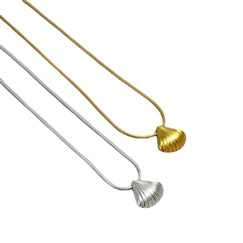 Literary Retro Old Shell Pendant Niche Simple Temperament Necklace Women