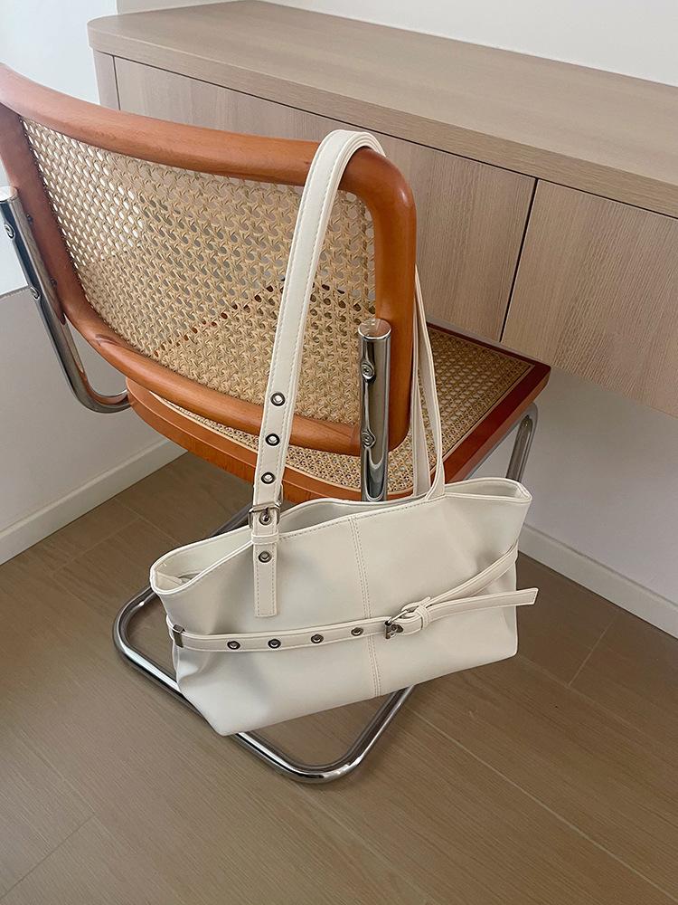 Korean-Style Underarm Tote Bag - Autumn/Winter, Large Capacity, Versatile Commute & Motorcycle Style Shoulder Bag for Women