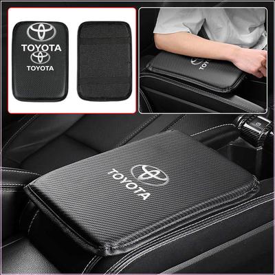 Kohlefaser Leder Auto Mittelkonsolenbox Polster Auto Armlehnenkissenbezug für Toyota TRD Gr Logo RAV4 Levin Reiz Corolla Chr Yaris Camry