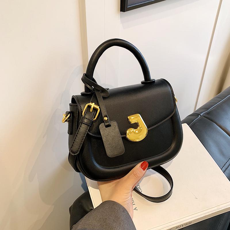 

Стильна жіноча приміська сумка через плече Нова мода Універсальна невелика квадратна сумка Весняна модна сумочка з м’якою ручкою