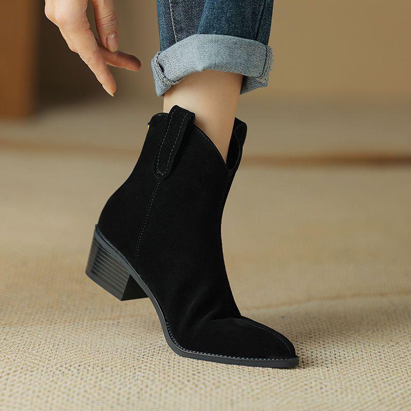 2025 New Middle Heel Soft Leather Thick Heel Pointed Western Boots Women's Boots Chelsea Niche Short Autumn Short Boots Winter