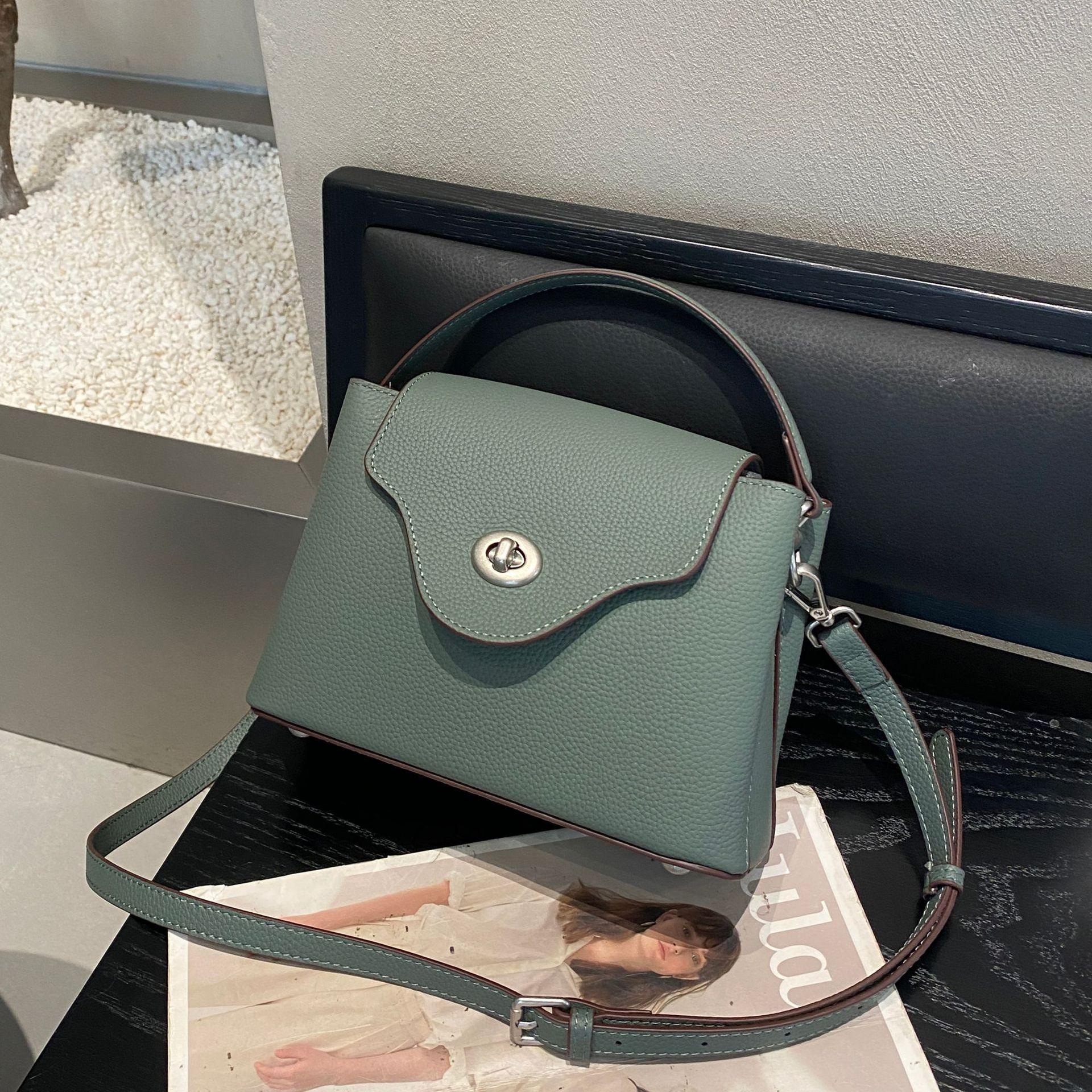 

Универсальная женская сумка через плечо