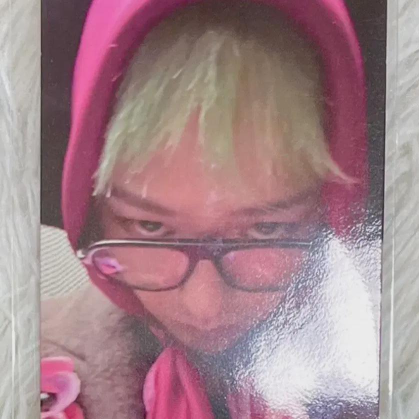 

Фотокарта VIP-зоны Gd G-Dragon