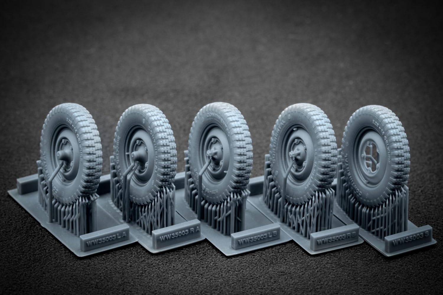 

Scale-X 1/35 German Pkw.K1 Kubelwagen Type 82 Wheel Set (5 pieces) for Meng Models, Plastic Model Parts SCXWW35003 (Military Vehicle)