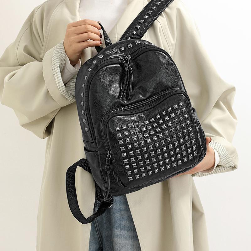 Large Capacity Travel Backpack Women Rivet Punk Backpack