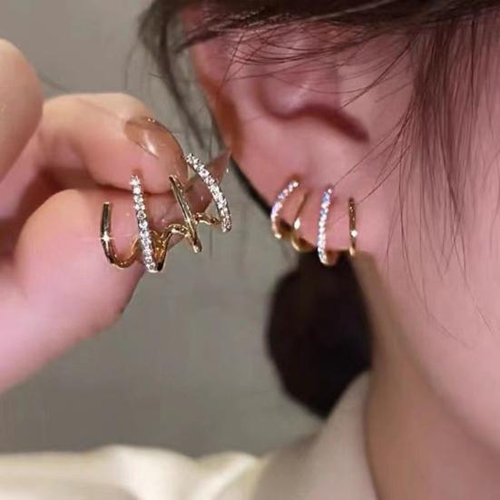 Yousheng 1 Pair Huggie Earrings Rhinestone Contrast Color Claw Shape Hollow Anti-allergy Electroplated Lightweight Stainless Ear Decoration Jewelry