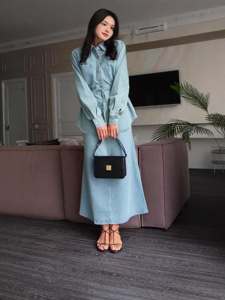 2025 Damen Hellblau Langarm Denim Hemdblusenkleid: Modischer europäischer und amerikanischer Stil für den Weg zur Arbeit