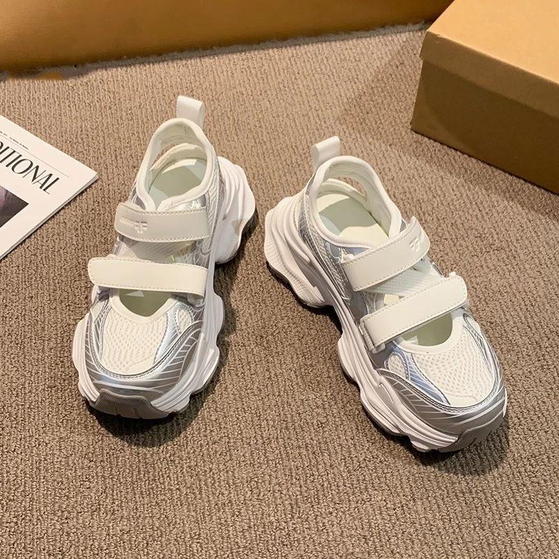 

Мода 2025 Новые сетчатые дышащие женские вулканизированные туфли для улицы, ходьбы, с вырезами, на платформе, универсальные женские повседневные сандалии 40