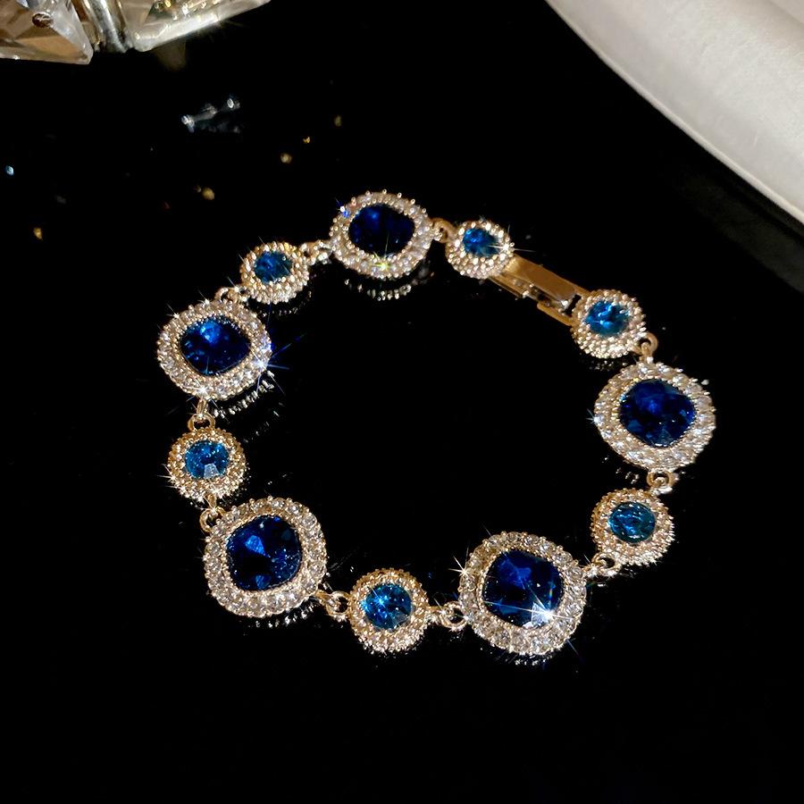 European and American diamond-encrusted flower hollow bracelet light luxury bracelet exquisite jewelry