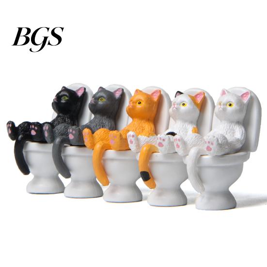Figurine Funny Cat Spiritual Consolation PVC Vivid Animal Miniature Appearance Toilet Series Statue Party Supplies Garden