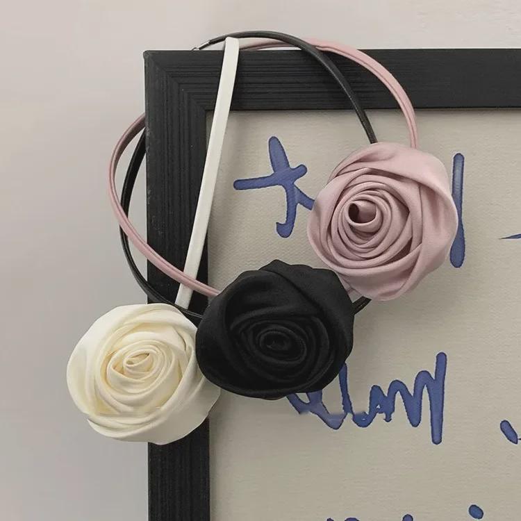 Luxurious Rose Flower Necklace - Elegant Women's Clavicle Chain Accessory