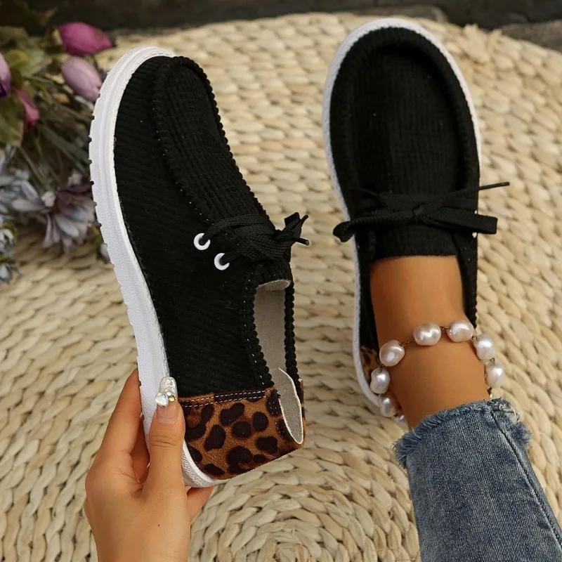 Fashion 2025 New Arrival Plus Size Casual Sneakers Breathable Two-Tone Flat Shoes Light Weight Versatile Lace-Up Walking Shoes for Women