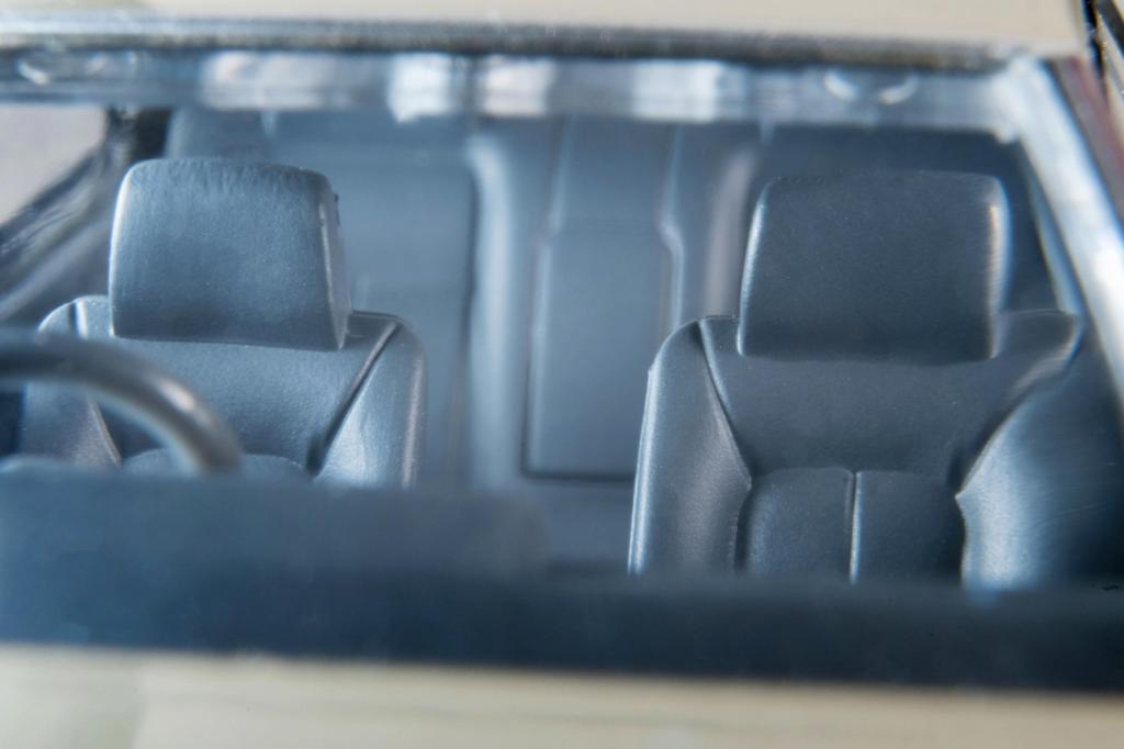 TOMYTEC Tomica Limited Vintage Neo 1/64 Scale LV-N368b Nissan Cedric HT V20 Twin Cam Turbo Gran Turismo SV Yellowish Silver 1989 Model (Finished Model