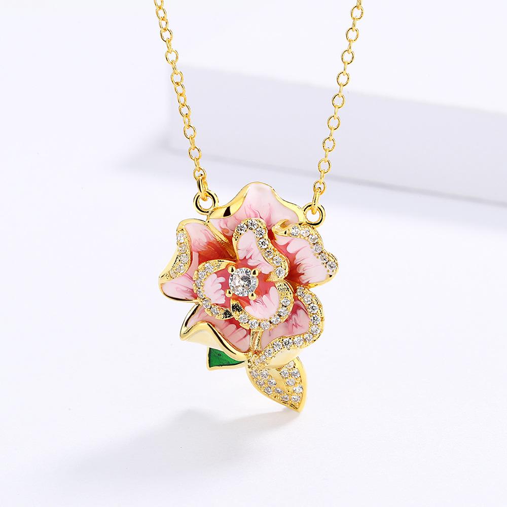 Romantic Sweet European Flower Women'S Necklace Gold-Plated Epoxy Camellia Green Leaf Enamel Pendant Women