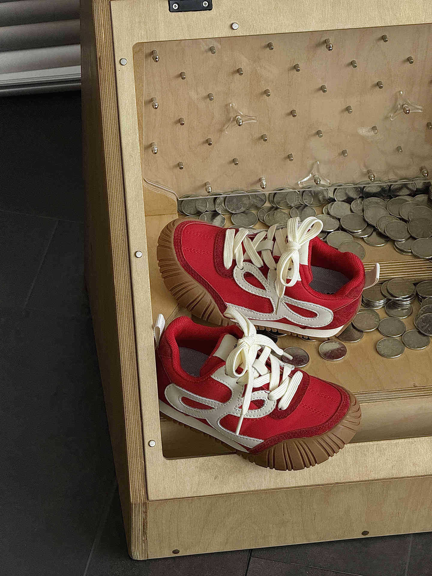 

XSHX Предок Подошва | Осенние спортивные кеды на липучке для мальчиков и девочек Ретро Внутренний Баотоу Функциональная Резина Американские 25 красный