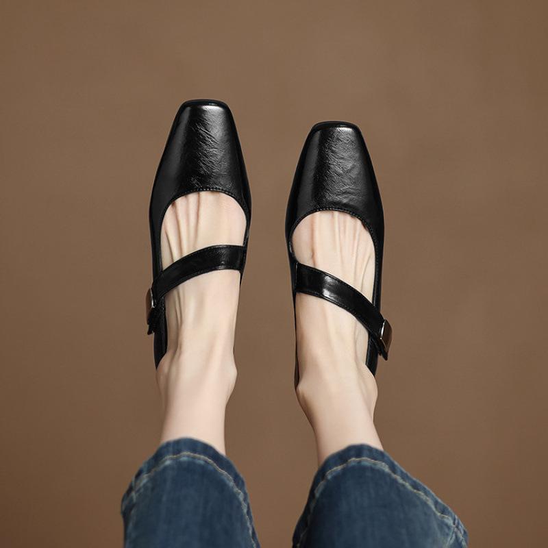 

Новая всесезонная обувь женская повседневная однотонная на низком каблуке женская модная одинарная обувь квадратный носок закрывающая стопу на одной педали балетки 39 чёрный