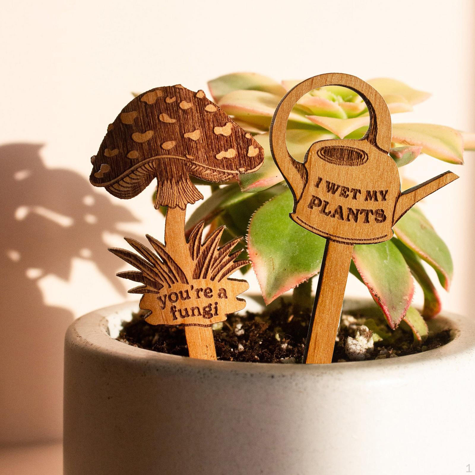 

2 Pieces Plant Labels Decorative Garden Stakes Lawn Ornament Rustic Flower Pot Decor Versatile