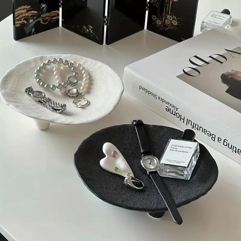 Creative Ceramic Jewelry Tray with Unique Three Legged Artistic Design Multifunctional Oval Desktop Accessory Tray