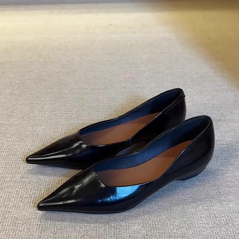 Schafslederversion~ Französisches Temperament spitze Einzelne Schuhe Damen flacher Mund Einschlupf kleine Lederschuhe vielseitig schwarz Pendler niedrige Absätze