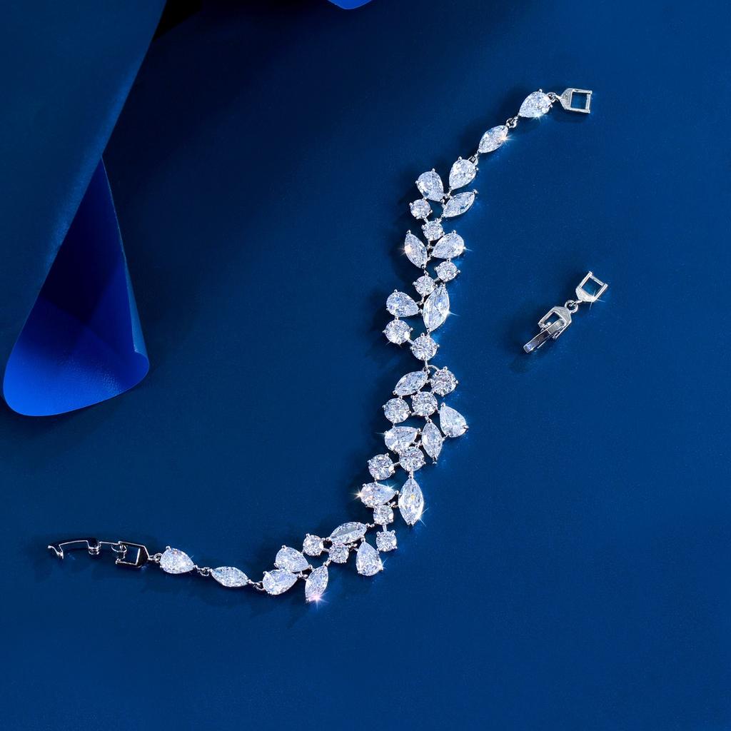 Pera Elegant Leaf Shape CZ Crystal Chain Link Charm Bracelets Bangles with Gold Color for Bridesmaid Wedding Jewelry Gift B217