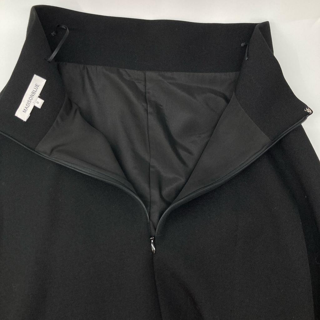 MADISON BLUE MB184-6007 Black back flare midi skirt skirt XS blackUsed