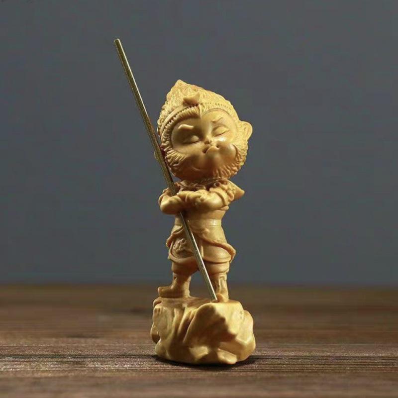 Taihang Cliff Cypress Sun Wukong Sculpture: Creative Solid Wood Monkey Desktop Ornament