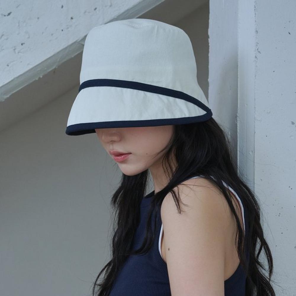 ALLINCOMPLETE Contrast Line Moon Bucket Hat  2 Colors 