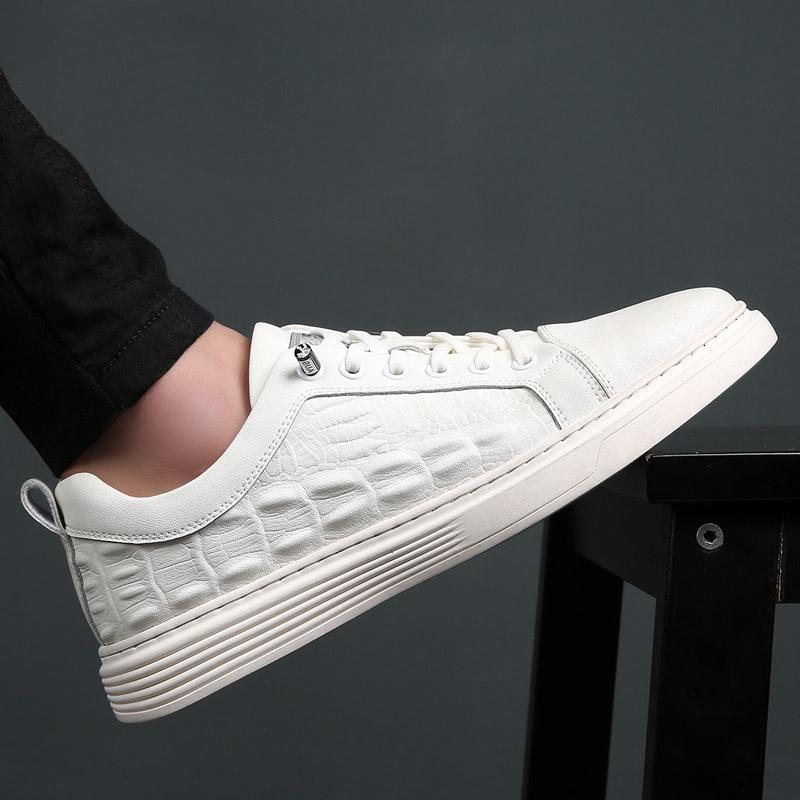 Mode Herren Rindsleder Leichter Luxus Koreanische Mode Schuhe Krokodilmuster Vier Jahreszeiten Lässig Kleine Weiße Schuhe Herren Schwarze Board Schuhe