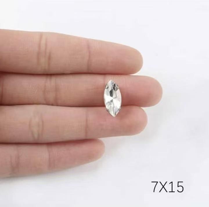 D-Shaped Ear Claw Drill, Round Glass, No-Snag Sewing Hardware & Clothing Accessories.