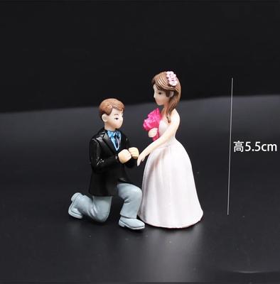 2ks/sada Milenci Pár Miniaturní Mini Panenka DIY Terárium Figurky Pohádková Zahrada Domácí Dekorace Valentýnský Svatba Dárek