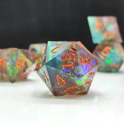 Scharfe Kante DND Würfelset Handgefertigt 7 Zubehör Würfel für Dungeons and Dragons TTRPG Spiele, Mehrseitige RPG Polyedrische Harz Würfel