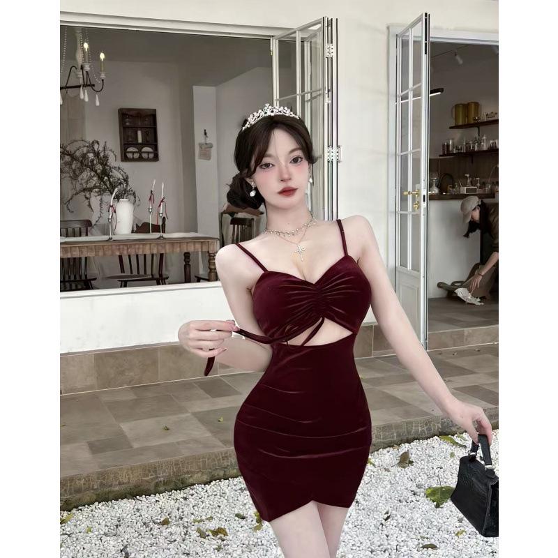 

Chic Velvet Lace Spaghetti Strap Slimming Irregular Dress for Women Medium вино красного