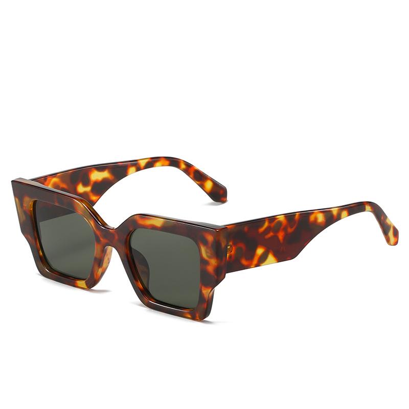 

2022 Trendy Rose Red Square Sunglasses for Women - Large Frame, European & American Street Style