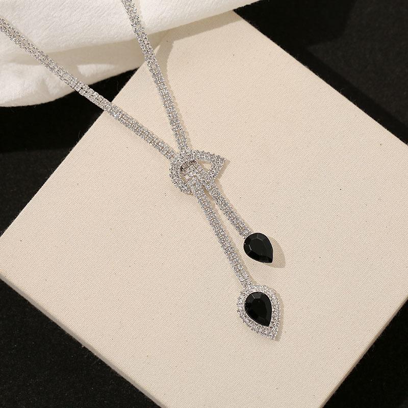 Personalized Geometric Water Drop Earrings Women'S Light Luxury High-End Cold Wind Diamond Collarbone Chain Jewelry Set