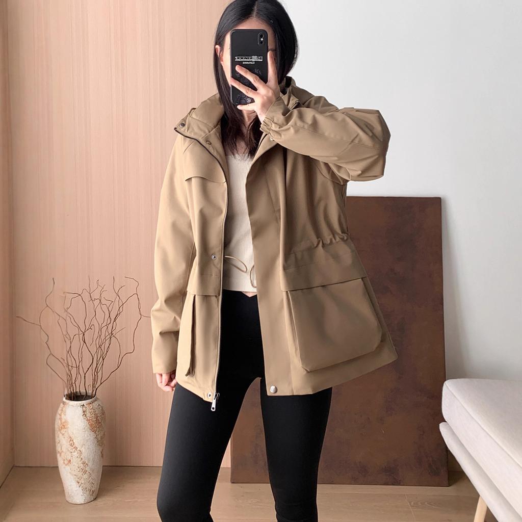White goose down tooling jacket down jacket women's outdoor short waterproof loose waist pie to overcome European goods