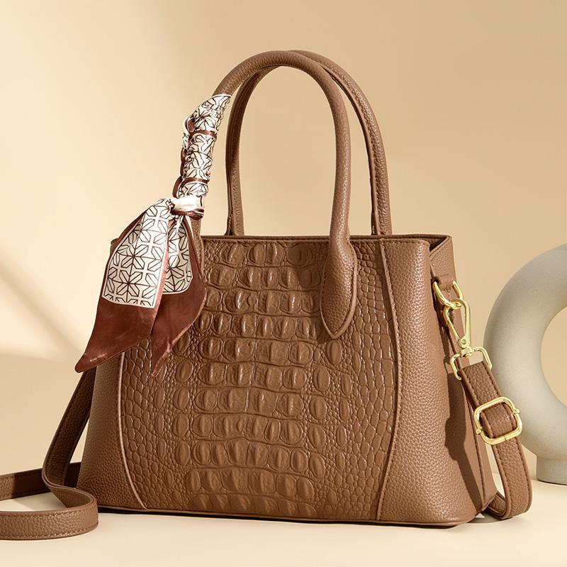 Women's Simple Crocodile Leather Shoulder Bag Large Capacity Travel Bag Female Messenger Luxury Fashion Totes