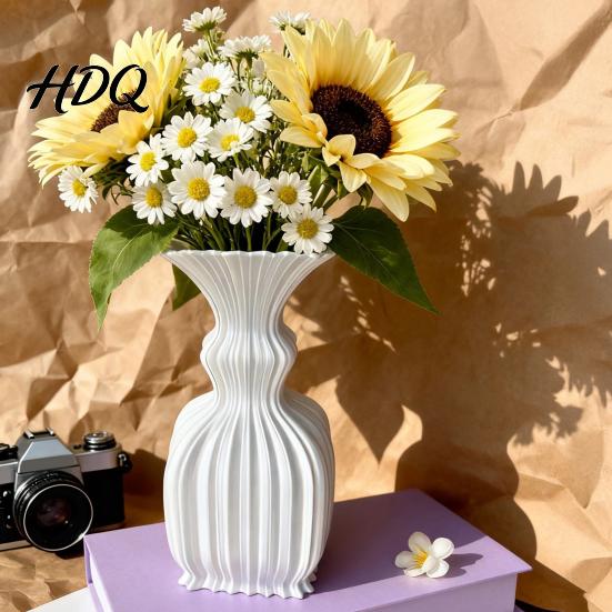Modern Flower Vase for Balcony Vintage Hydroponic Vase 3D Printed Vertical Ridged Curvy Minimalist Creative Planter Garden Sculptural Tabletop Decor