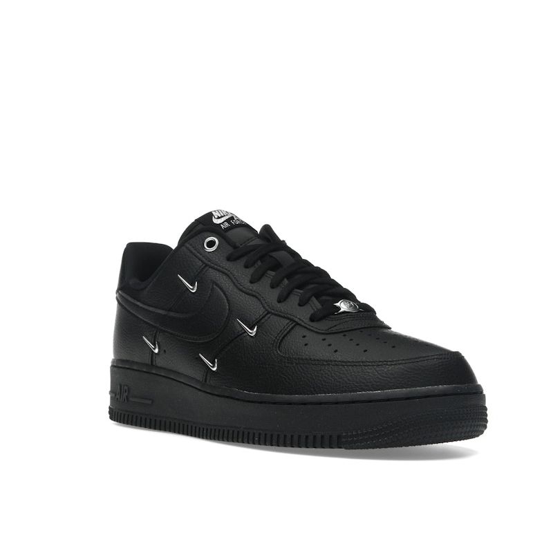Nike Air Force 1 07 LX Czarne Srebrne Mini Swoosh Damskie Sneakersy Metaliczno-Srebrne HQ1180-001