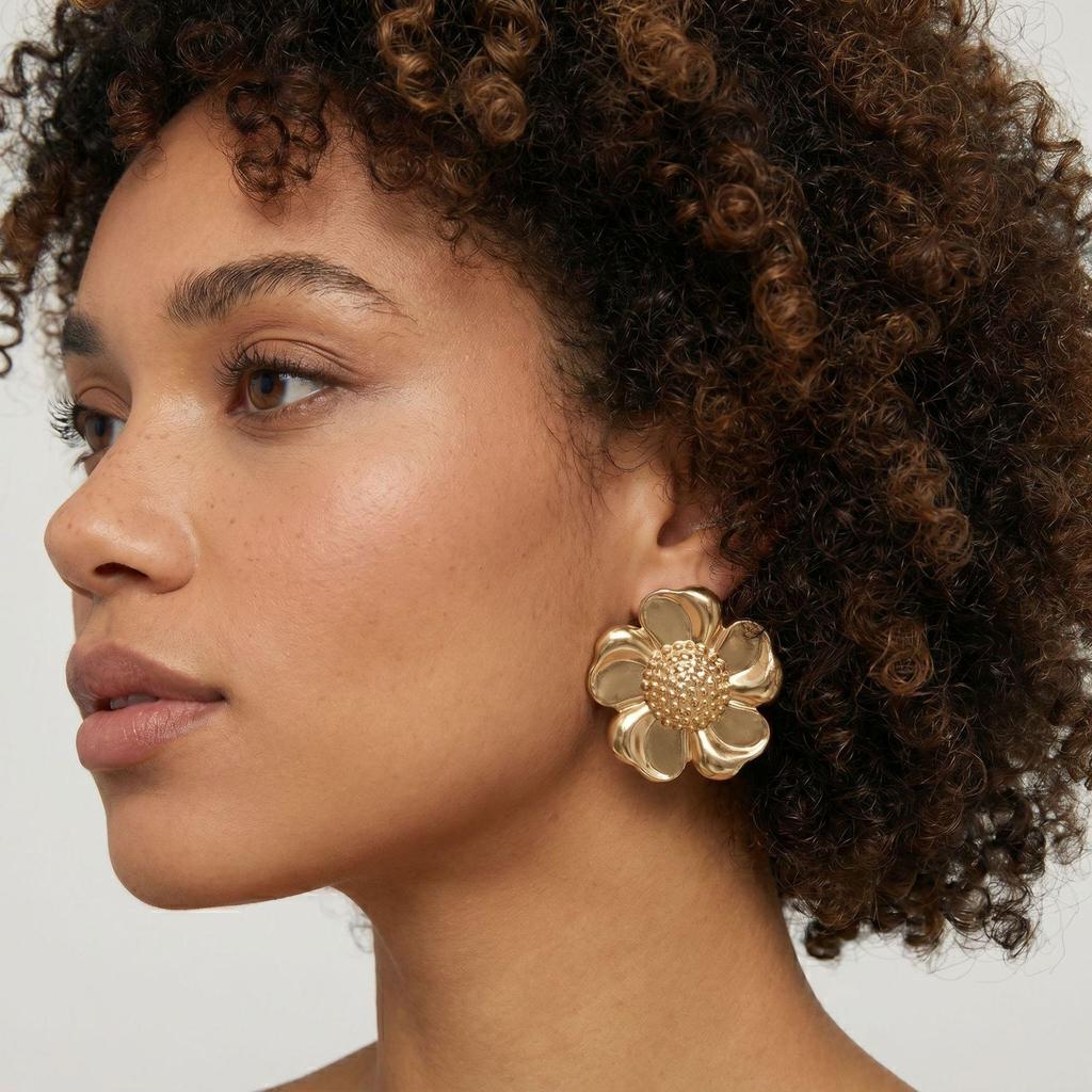 European & American Stylish Irregular Flower Stud Earrings for Women's Elegant Personality