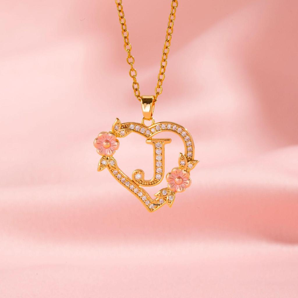 Trendy Luxury Heart and Flower Pendant Necklace for Women