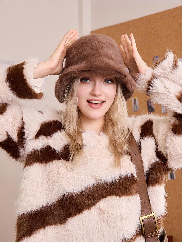 Women's Plush Faux Fur Fisherman Hat - Warm, Stylish, and Versatile for Autumn & Winter