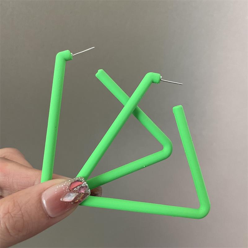 New Color-expanding Triangular Rubber Paint Texture Personalized Earrings for Women