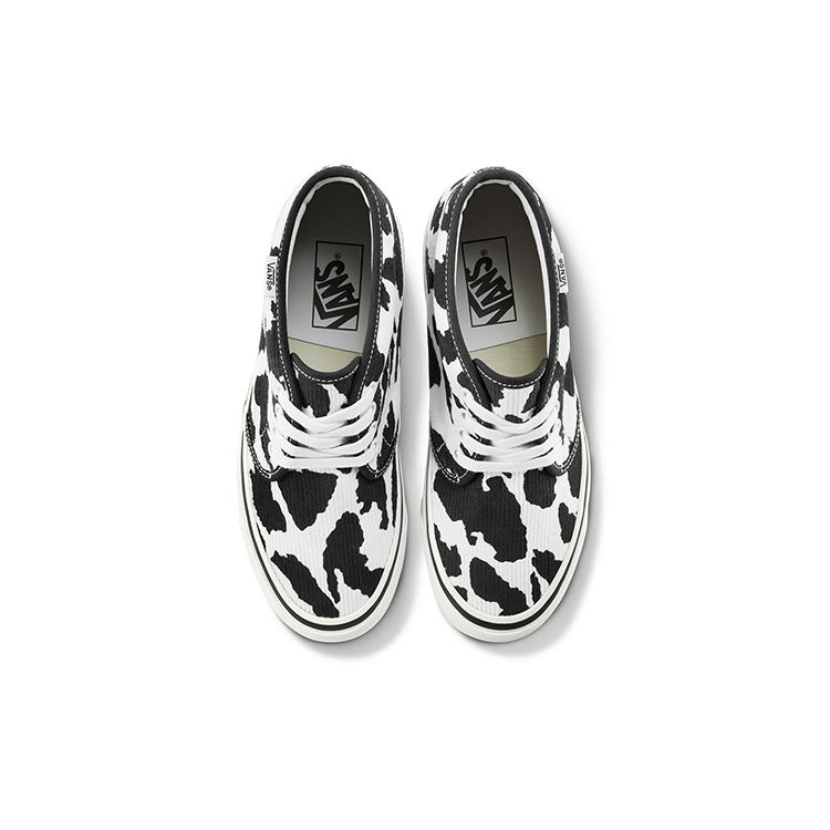 Vans Chukka 49 DX Comfortable Mid-Top Skate Shoes Unisex Sneakers Black White VN0A4BTI9GP