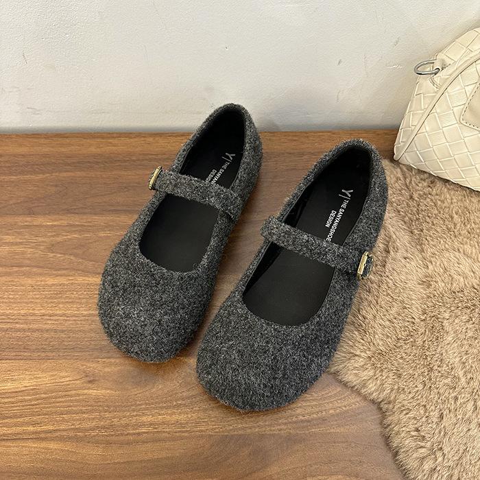 

Fairy foreign style fluffy shoes female winter wear French evening temperament women velvet Mary Jane single shoes flat shoes 35