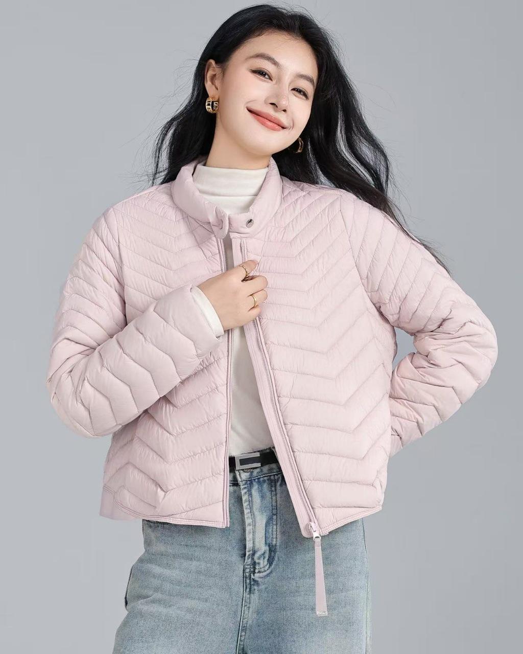

Women s Lightweight Stand-Collar Down Jacket 2025: Autumn/Winter Fashion, Casual Loose Fit, 90% White Duck Down Extra Large світло-рожевий колір
