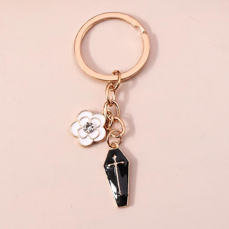 Retro Metal Gothic Love Heart Keychain Charms Steampunk Key Rings Pendant for Women Men Bag Decor  DIY Jewelry Gift