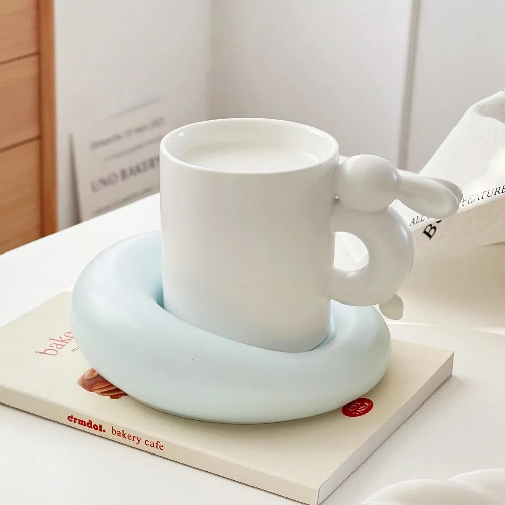 

Милая чашка для кофе с изображением лунного кролика, керамические чашки для молока и блюдца, набор для дизайна Sense Ins, нишевая кружка для послеобеденного чая, высокий уровень внешнего вида 300ml белый
