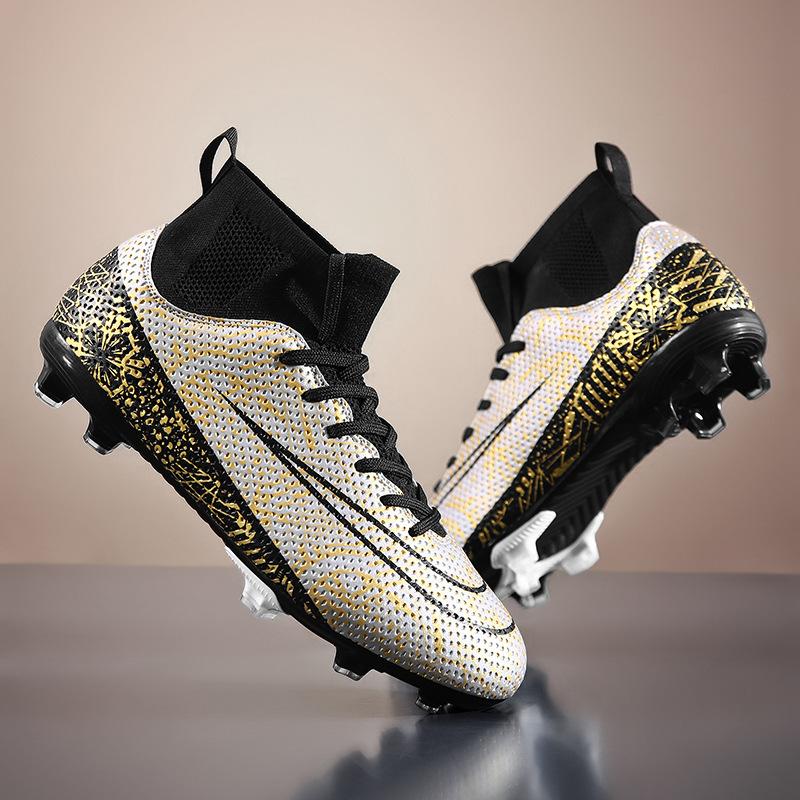 

Yuxing professional football shoes for men and women T waterproof design grass to 39 срібний