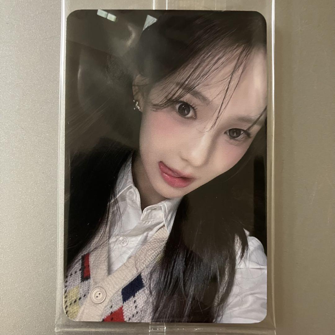 

[USED] izna Izuna BEEP ktown4u Pre-order bonus trading card Saran